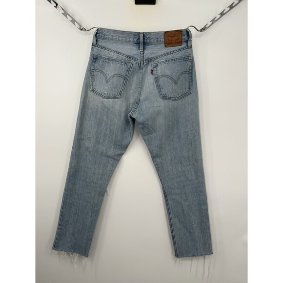 Levi’s Premium 501 S straigh Jean in Light Wash Size 26 Rip & Distress raw hem - Picture 3 of 14